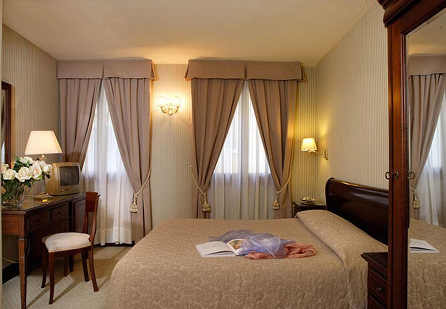 Residenza Goldoni Acomodação com café da manhã Veneza Exterior foto