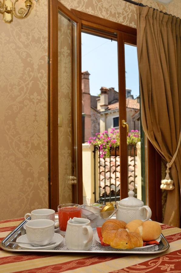 Residenza Goldoni Acomodação com café da manhã Veneza Quarto foto